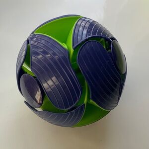 Toy (4+) Switch Pitch BALL blue and green by Hoberman